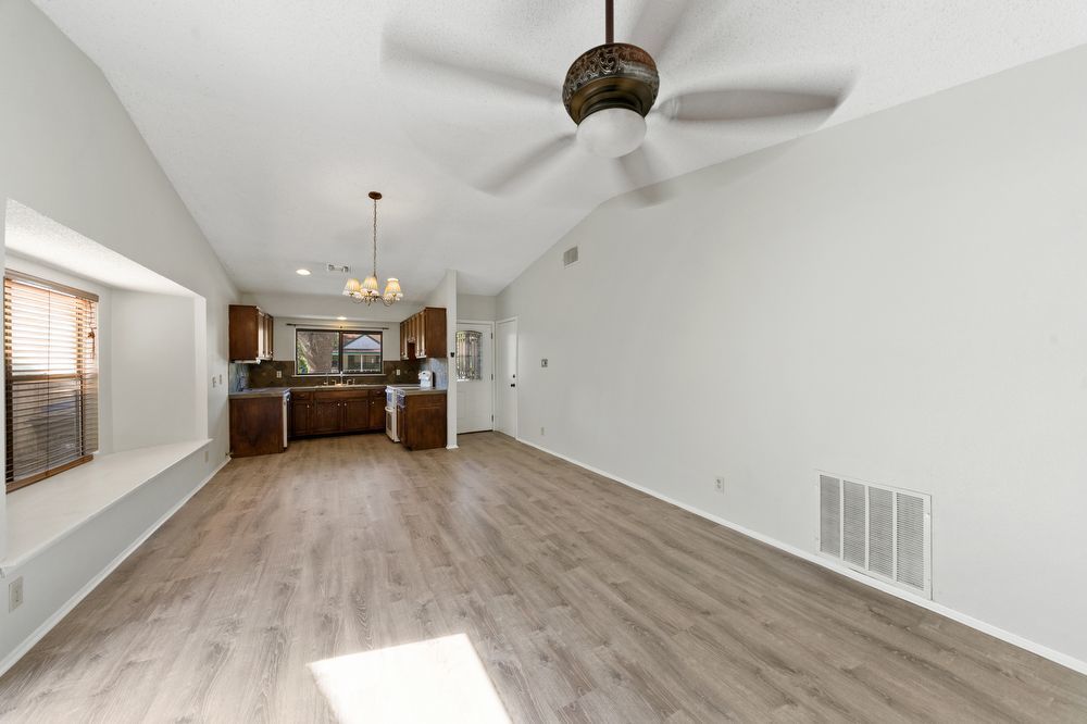 9721 Valley Crest, San Antonio TX 78250 property image