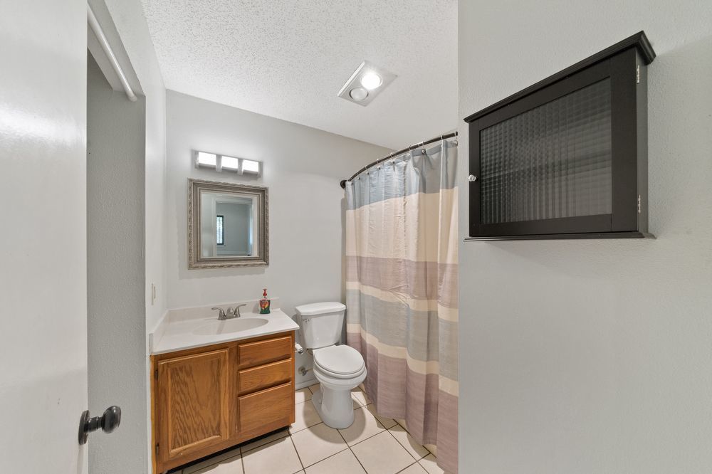 9721 Valley Crest, San Antonio TX 78250 property image