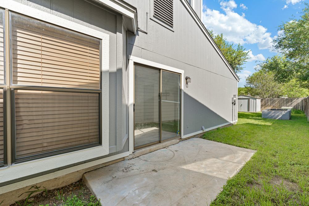 9721 Valley Crest, San Antonio TX 78250 property image