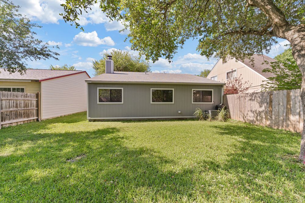 9721 Valley Crest, San Antonio TX 78250 property image
