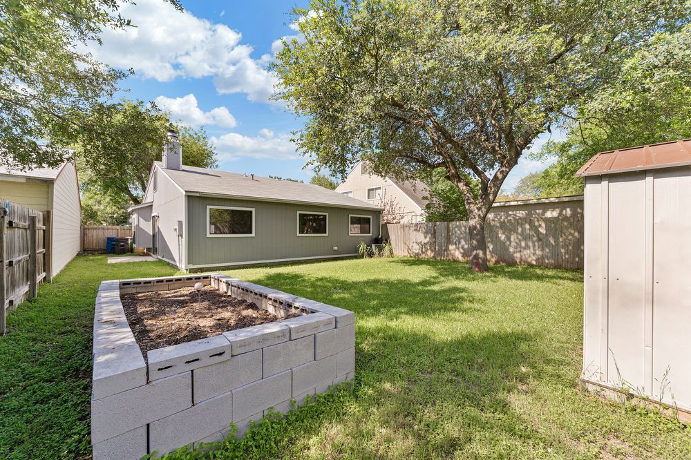 9721 Valley Crest, San Antonio TX 78250 property image