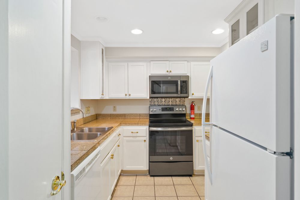 11303 Vance Jackson Rd #L4, San Antonio TX 78230 property image