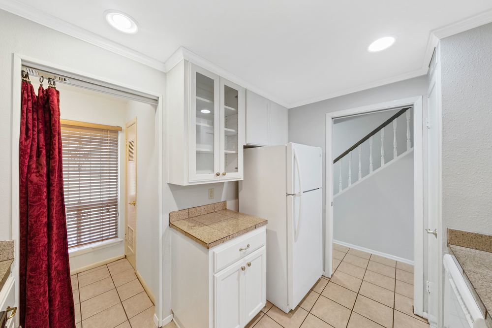 11303 Vance Jackson Rd #L4, San Antonio TX 78230 property image