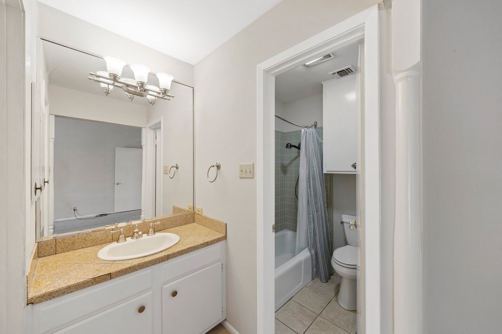 11303 Vance Jackson Rd #L4, San Antonio TX 78230 property image