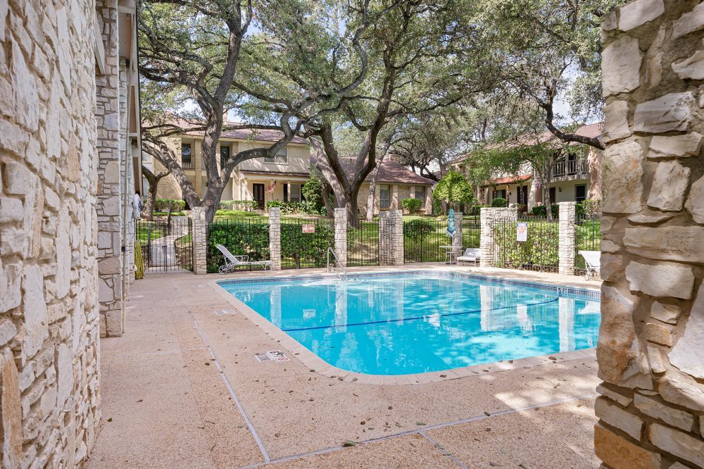 11303 Vance Jackson Rd #L4, San Antonio TX 78230 property image