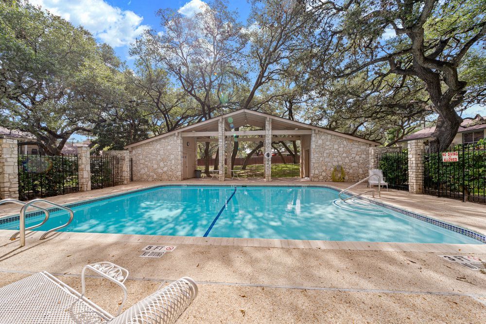 11303 Vance Jackson Rd #L4, San Antonio TX 78230 property image