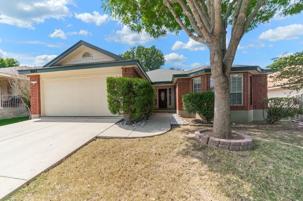 9807 Sandie Helotes, TX 78023 property image