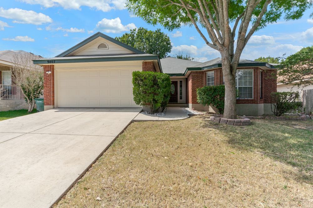 9807 Sandie Helotes, TX 78023 property image
