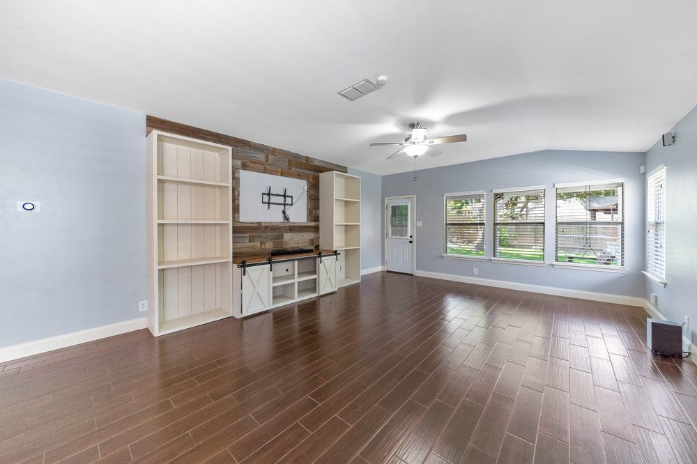 9807 Sandie Helotes, TX 78023 property image