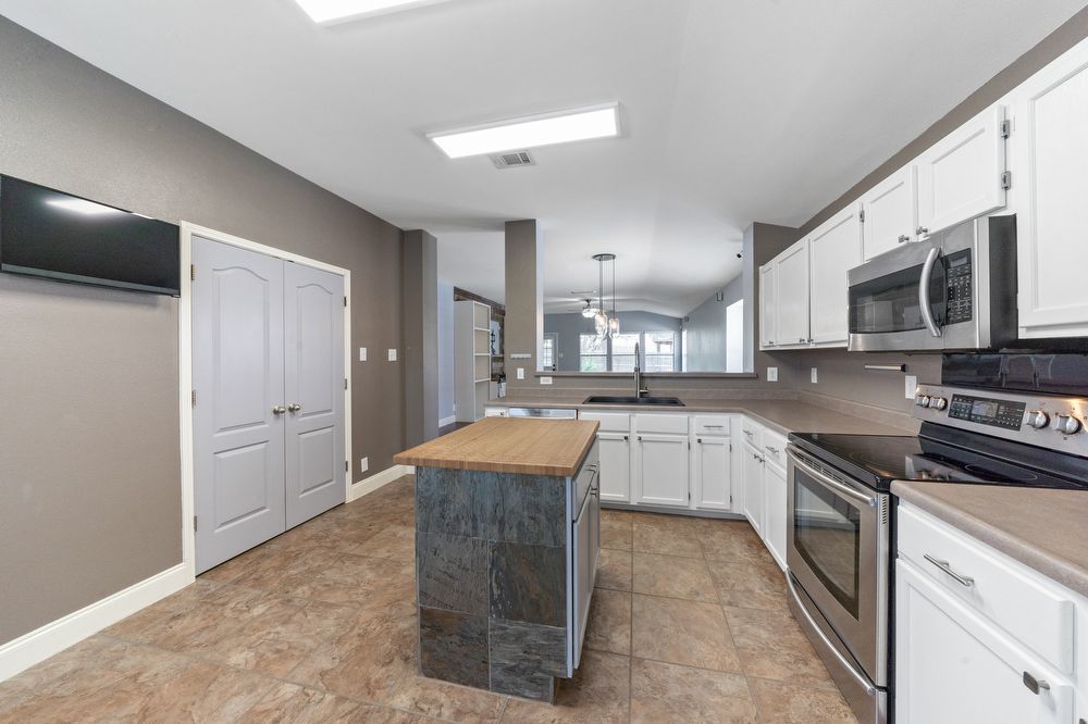 9807 Sandie Helotes, TX 78023 property image