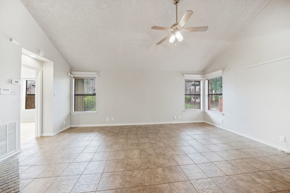 6302 Scrub Jay, San Antonio TX 78240 property image