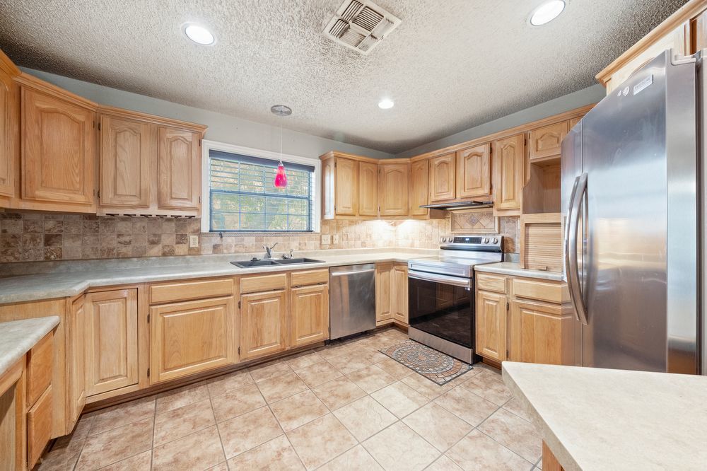 6302 Scrub Jay, San Antonio TX 78240 property image