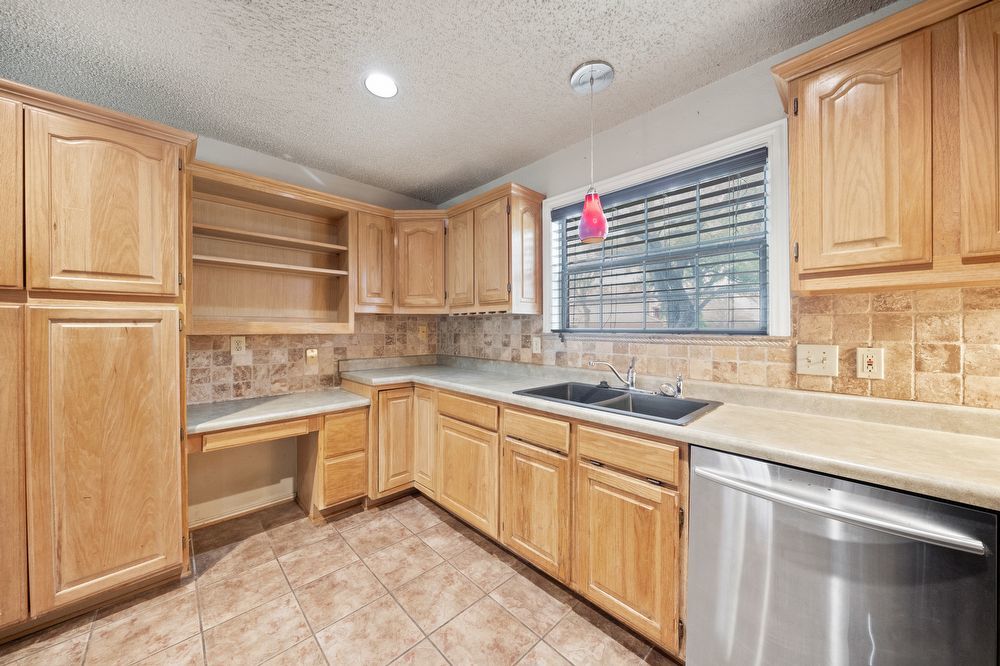 6302 Scrub Jay, San Antonio TX 78240 property image