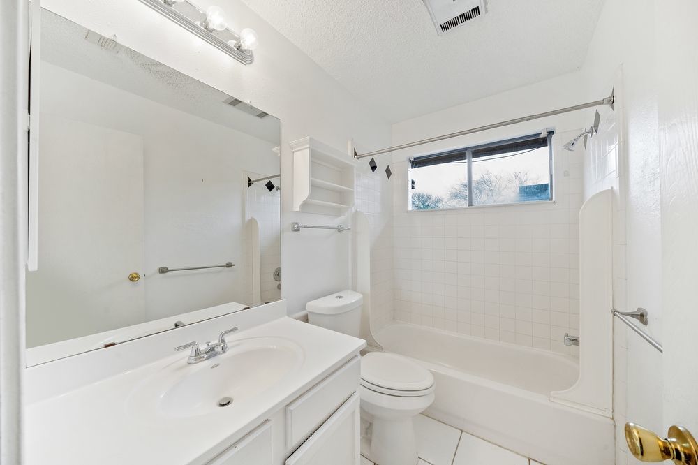6302 Scrub Jay, San Antonio TX 78240 property image