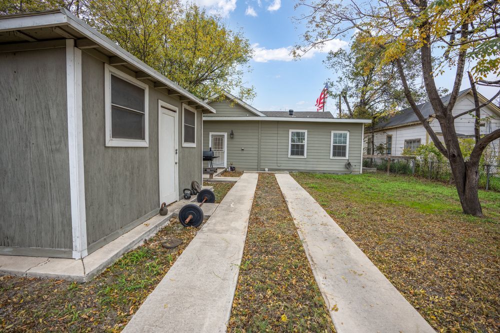 324 Sharer St, San Antonio TX 78208 property image