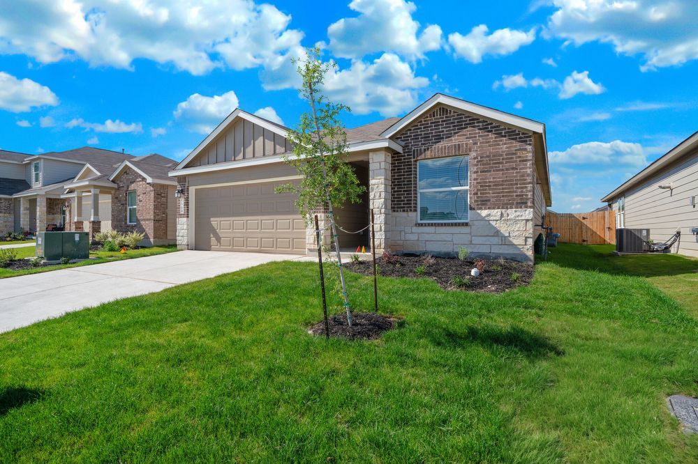 5822 Geronimo Way, Seguin TX 78155 property image