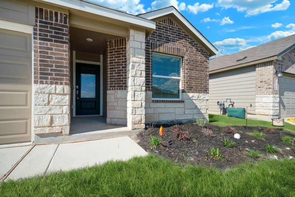 5822 Geronimo Way, Seguin TX 78155 property image