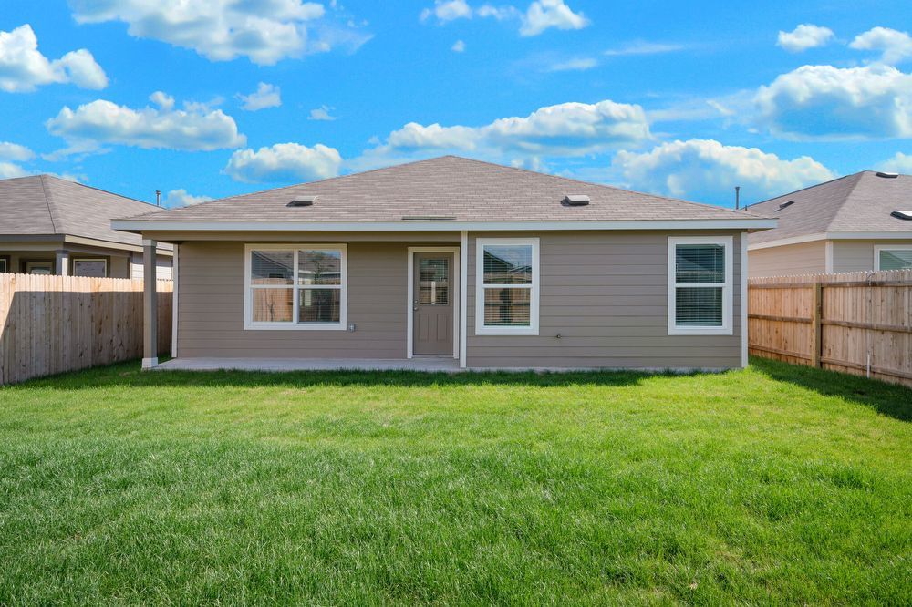 5822 Geronimo Way, Seguin TX 78155 property image