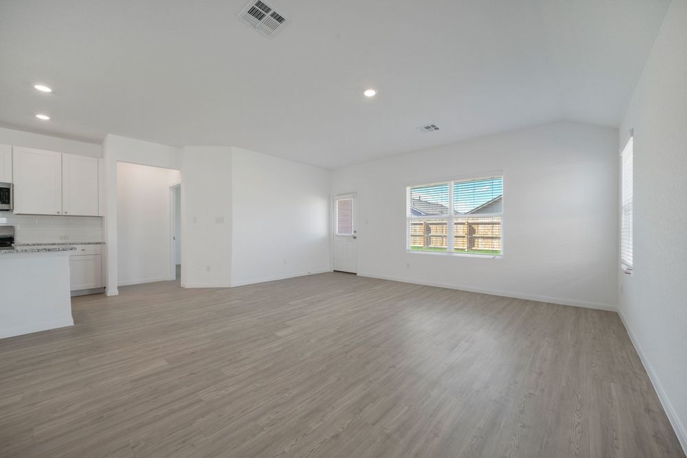 5822 Geronimo Way, Seguin TX 78155 property image