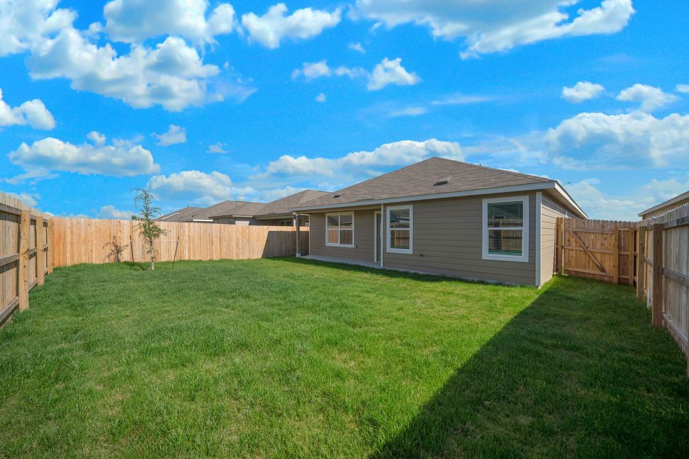 5822 Geronimo Way, Seguin TX 78155 property image