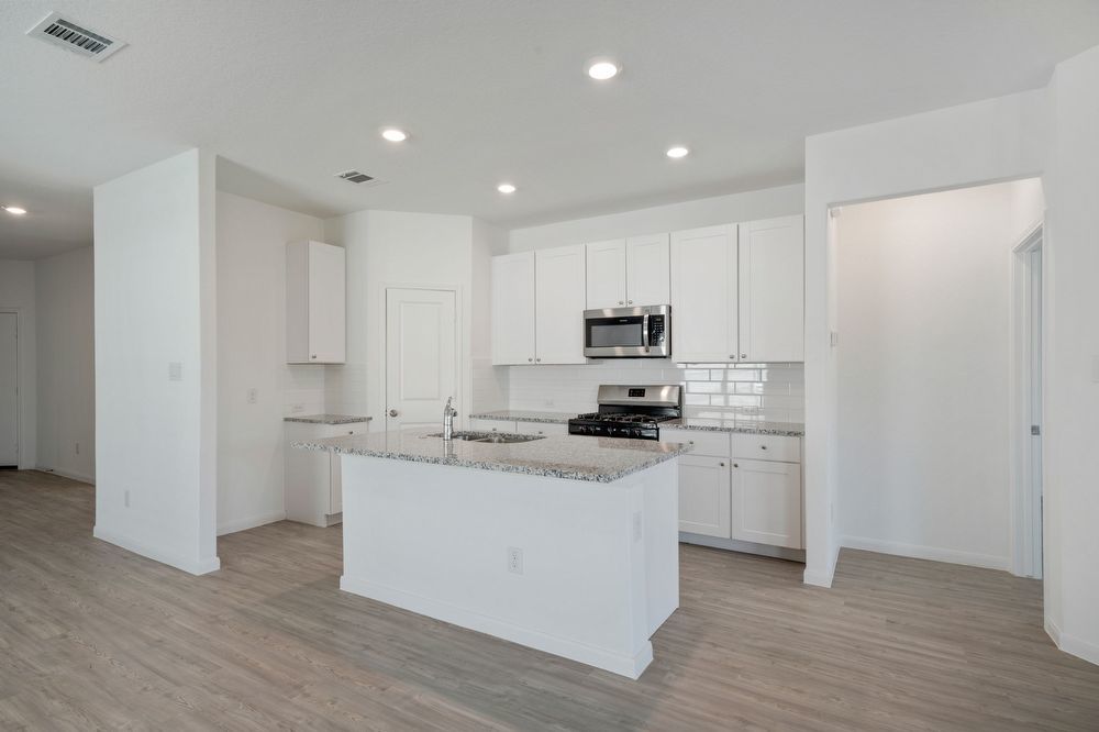 5822 Geronimo Way, Seguin TX 78155 property image