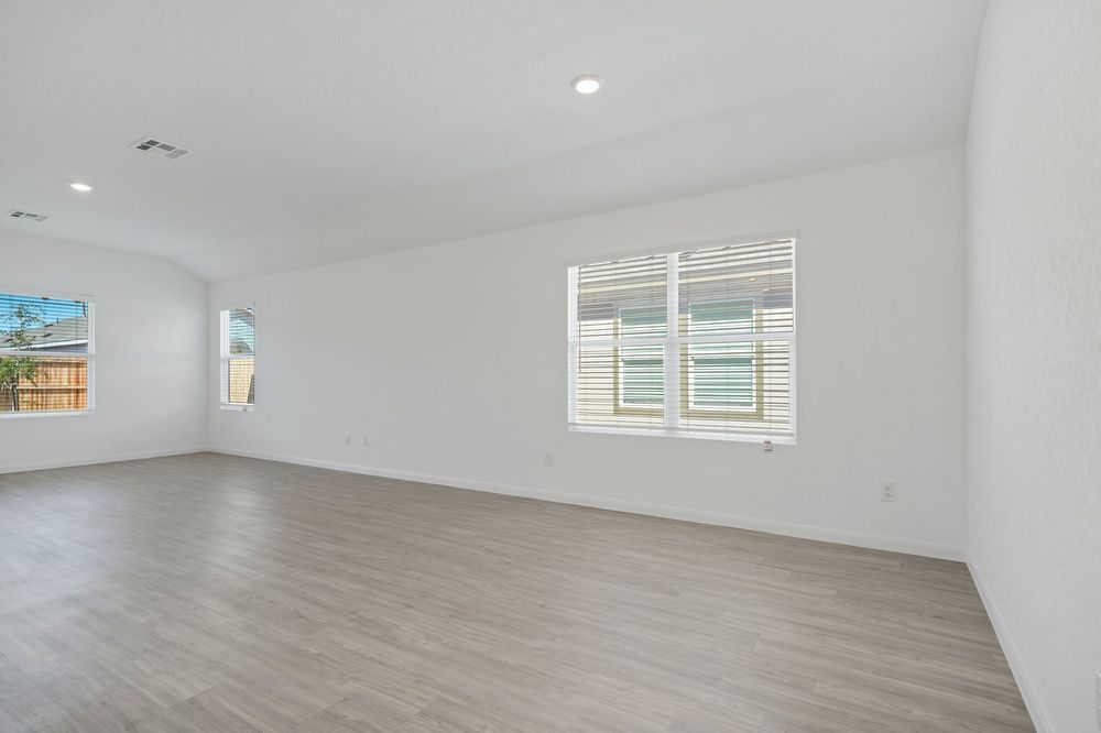 5822 Geronimo Way, Seguin TX 78155 property image