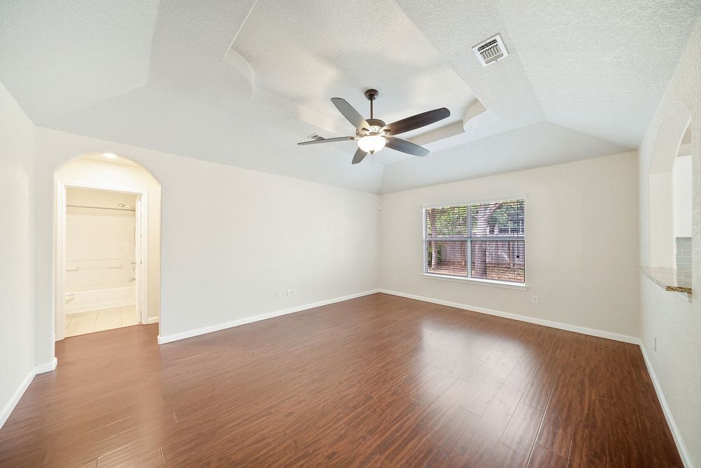 8230 Grissom Cir, San Antonio TX 78251 property image