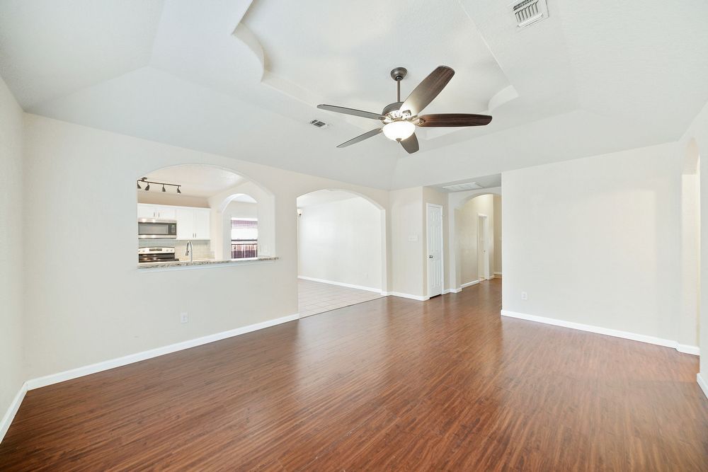 8230 Grissom Cir, San Antonio TX 78251 property image