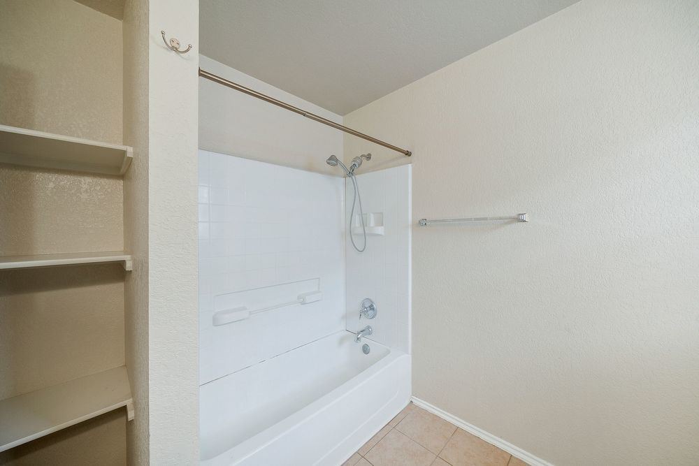 8230 Grissom Cir, San Antonio TX 78251 property image