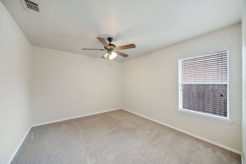 8230 Grissom Cir, San Antonio TX 78251 property image