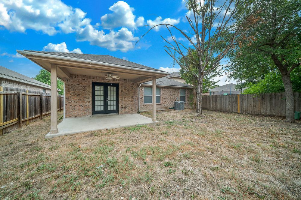 8230 Grissom Cir, San Antonio TX 78251 property image