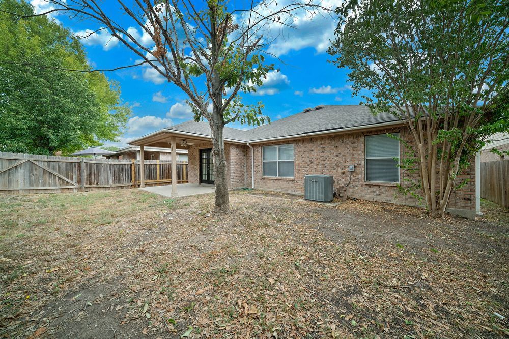 8230 Grissom Cir, San Antonio TX 78251 property image