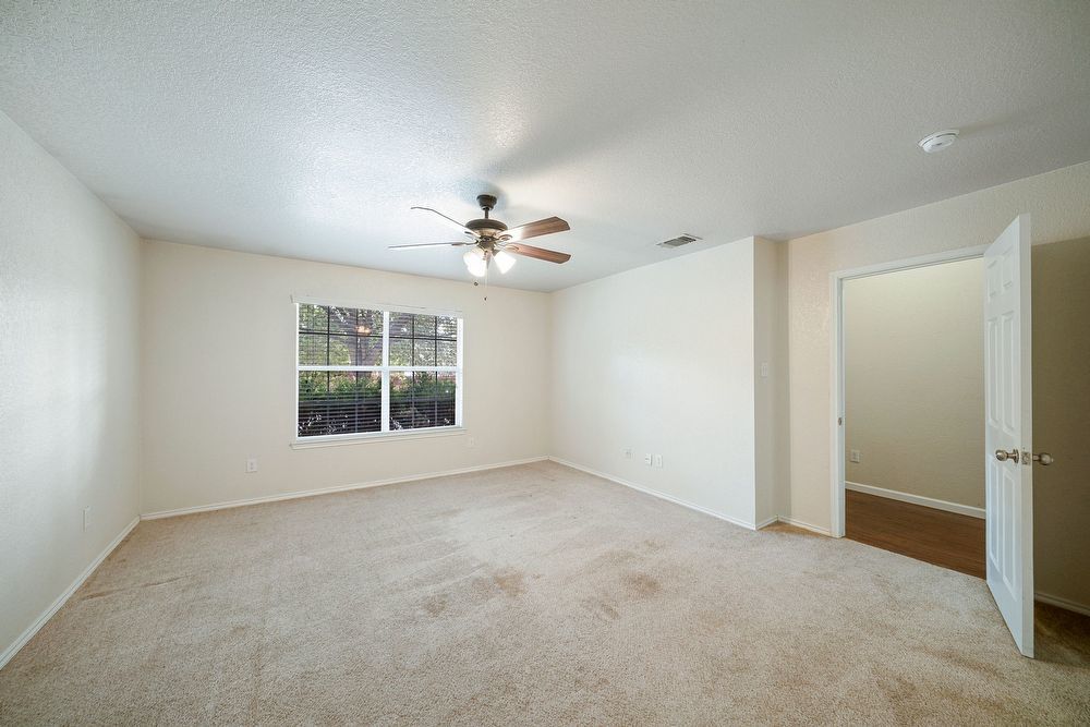 8230 Grissom Cir, San Antonio TX 78251 property image