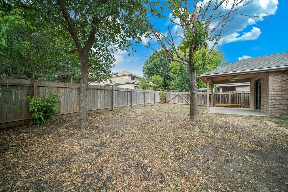 8230 Grissom Cir, San Antonio TX 78251 property image