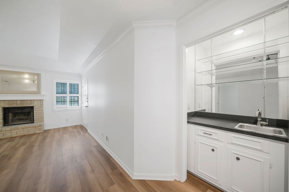 8415 Fredericksburg Rd #704, San Antonio TX 78229 property image