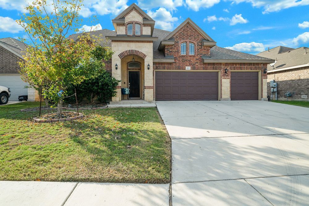 8211 High Noon Way, San Antonio TX 78254 property image