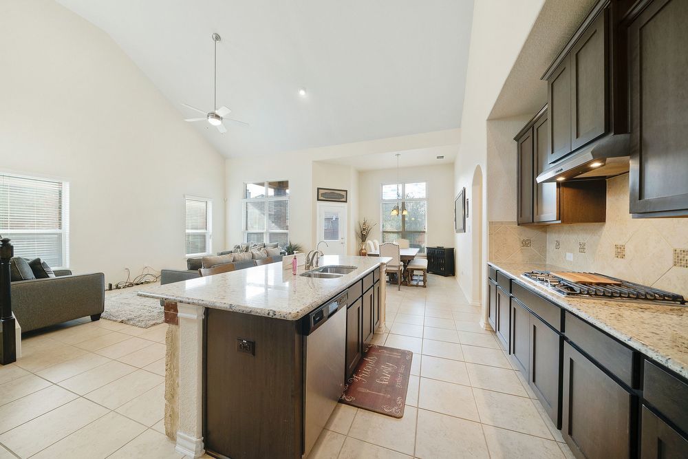 8211 High Noon Way, San Antonio TX 78254 property image