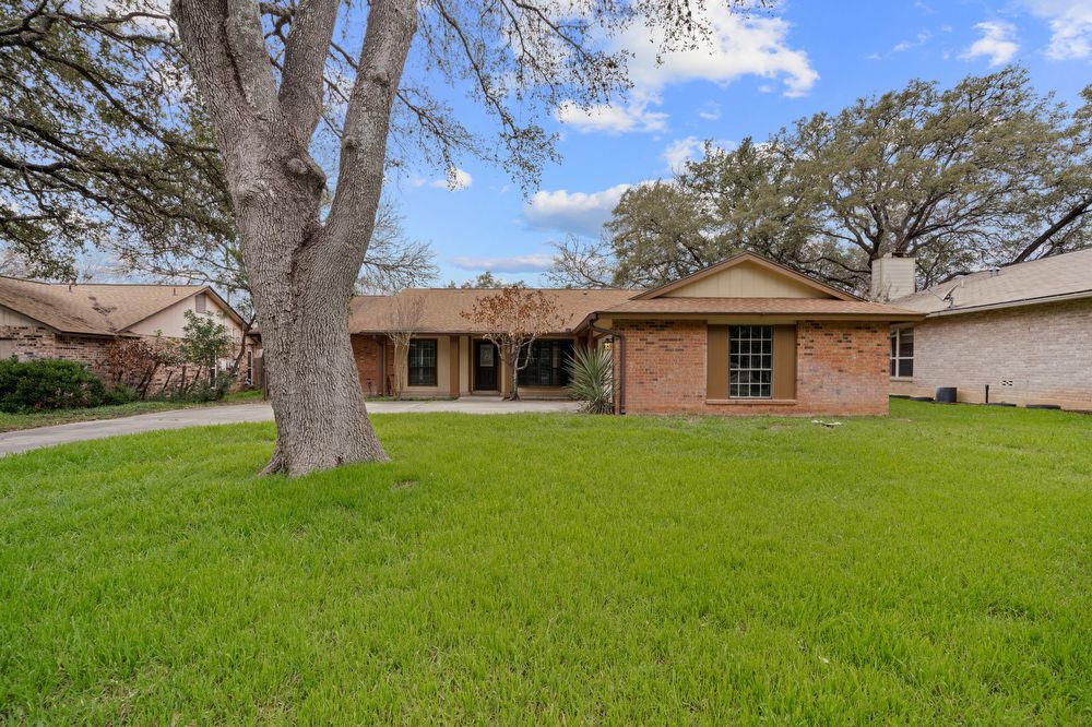 1410 Aylsbury Dr, San Antonio TX 78216 property image