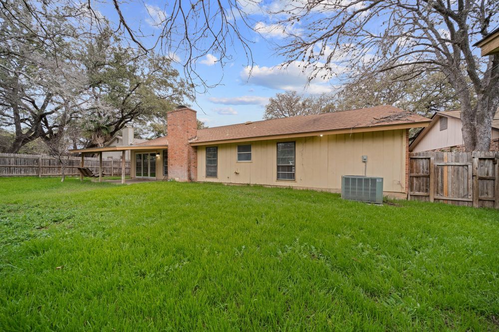 1410 Aylsbury Dr, San Antonio TX 78216 property image