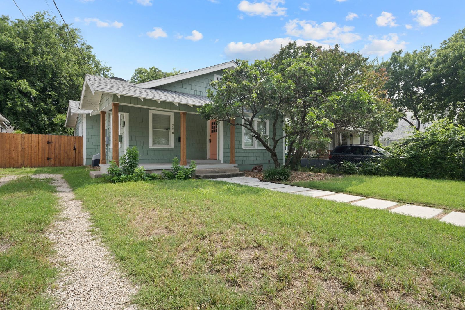 206 W High Ave, San Antonio TX 78210 property image
