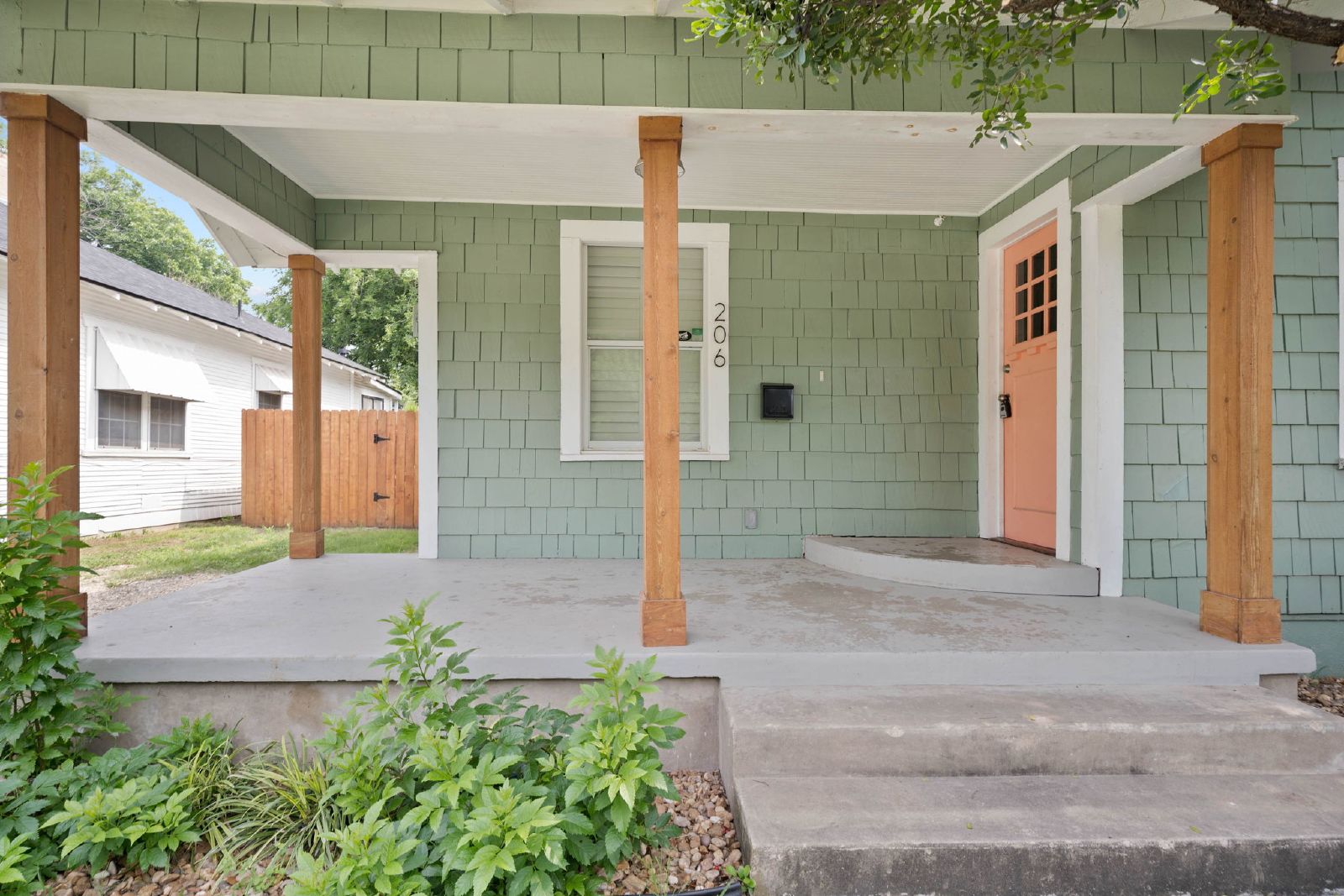 206 W High Ave, San Antonio TX 78210 property image