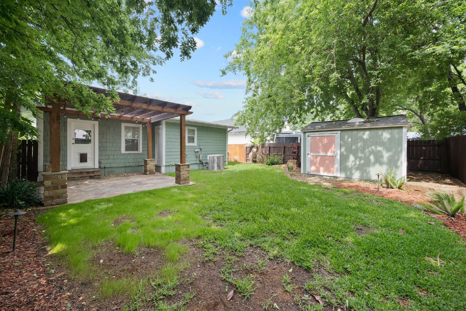 206 W High Ave, San Antonio TX 78210 property image