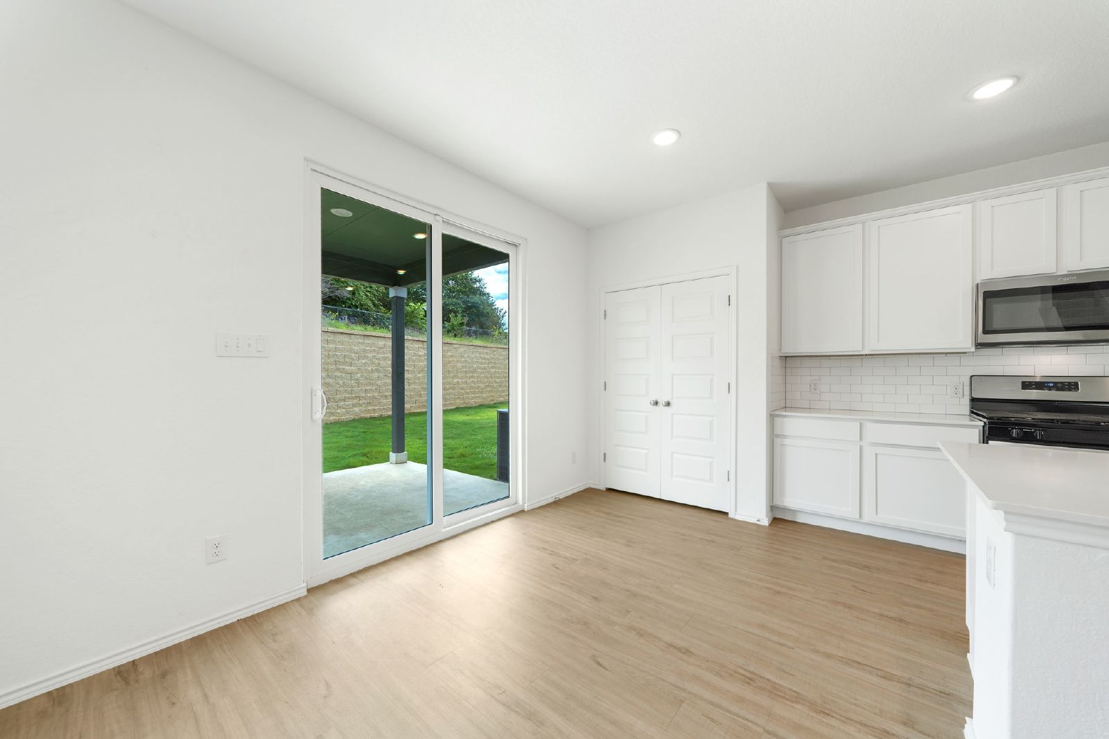 5306 Lisa Pt, St Hedwig TX 78152 property image
