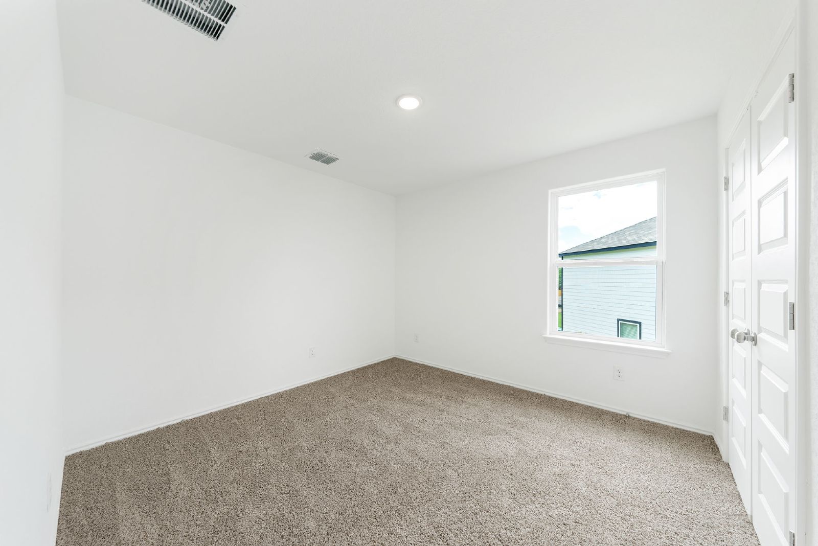 5306 Lisa Pt, St Hedwig TX 78152 property image