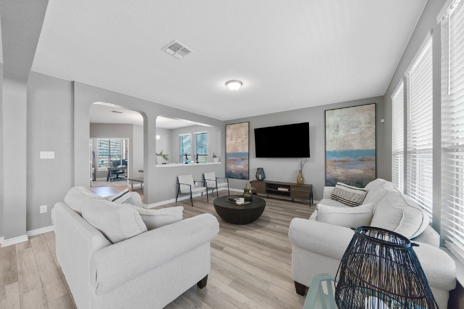 327 Carlito Cv, Universal City TX 78148 property image