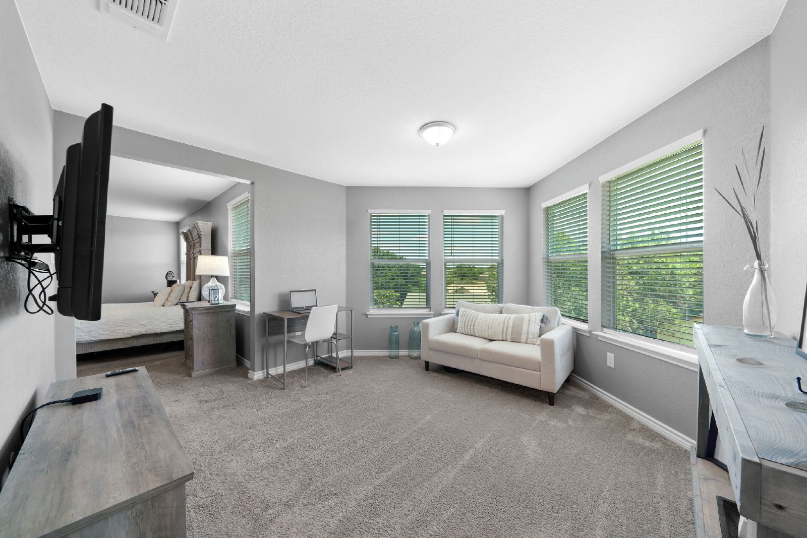 327 Carlito Cv, Universal City TX 78148 property image