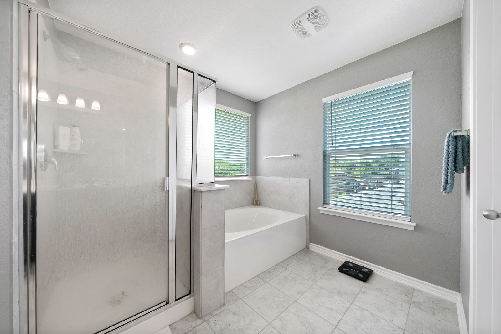 327 Carlito Cv, Universal City TX 78148 property image