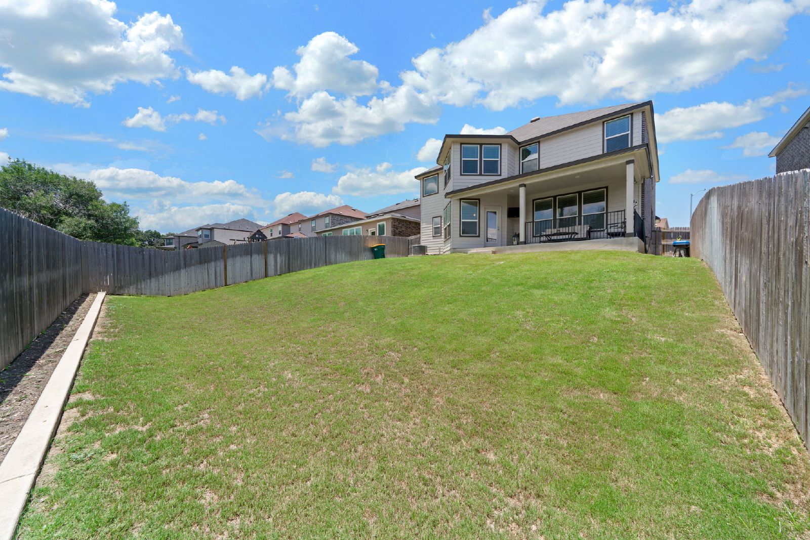 327 Carlito Cv, Universal City TX 78148 property image