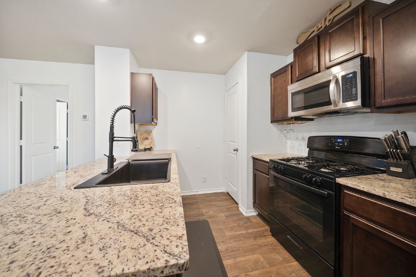 6554 Tempo Switch, San Antonio TX 78252 property image