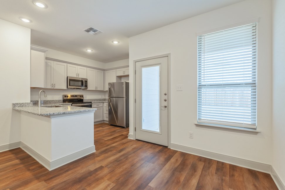 7612 Briarwood Pass #102, San Antonio TX 78252 property image